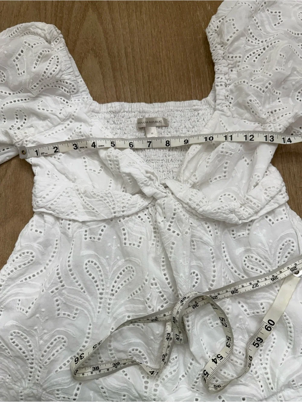 Banana Republic White Eyelet Puff Sleeve Twist Front Blouse Top M